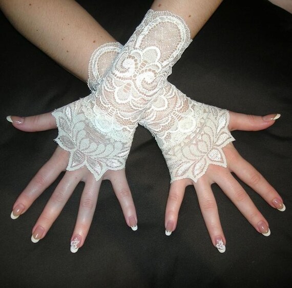 ROMANTIC ORCHID ivory bridal french lace cuffs