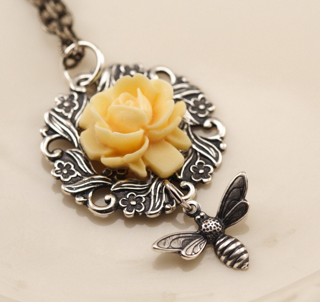 Shipping Included - Vintage Style Silver Bumblebee and Butter Cream Rose Wreath Necklace