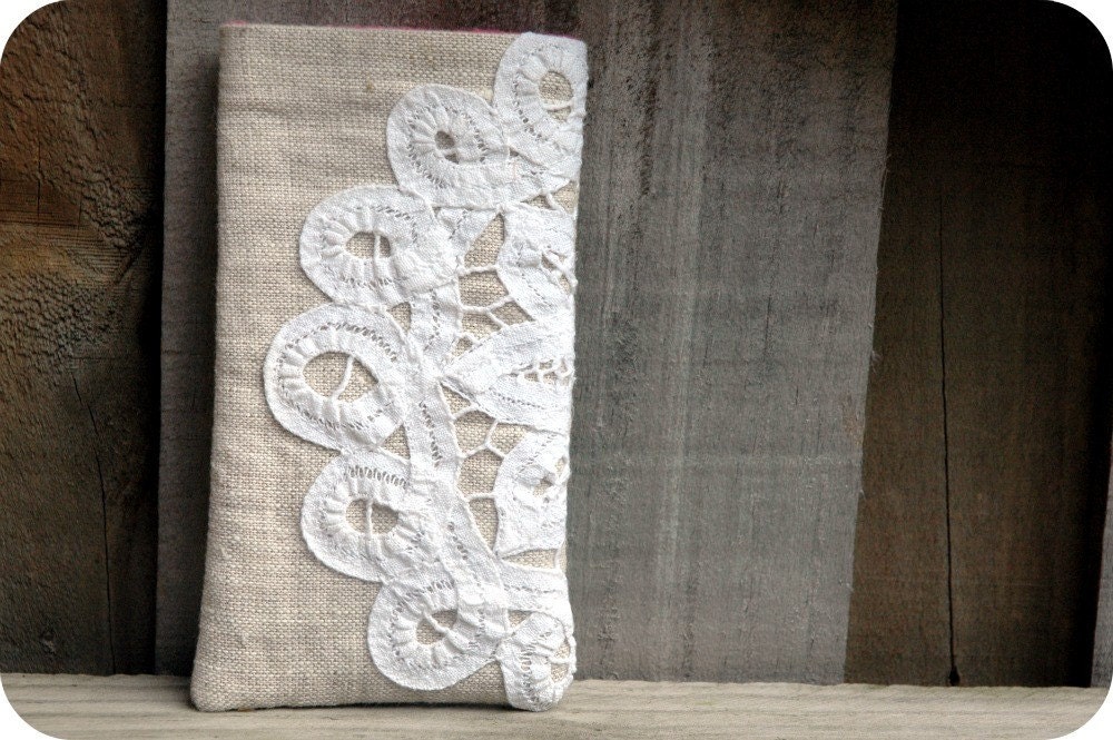 iPod/iPhone Pouch with vintage lace doily