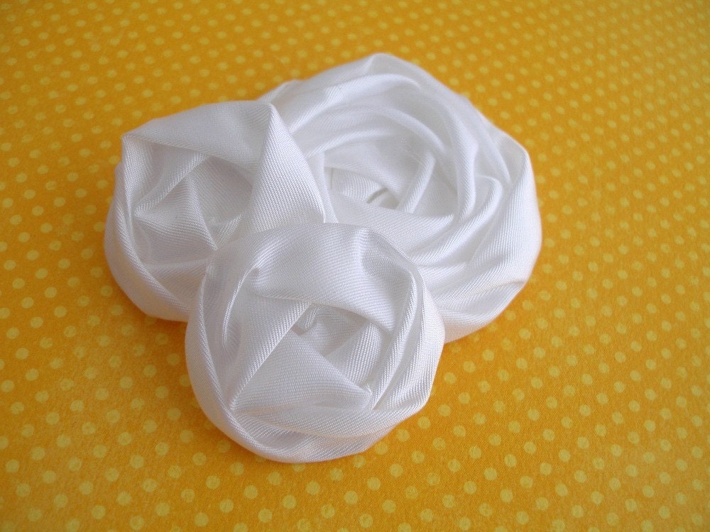 White - Rolled Fabric Flowers
