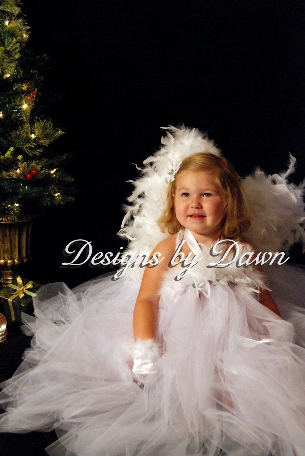 فرشته لباس 
سفید توتو با بال فرشته ها ، دستکش ها و قطعه مو. حجم صورت 12m - 5T. 
اندازه های سفارشی در دسترس