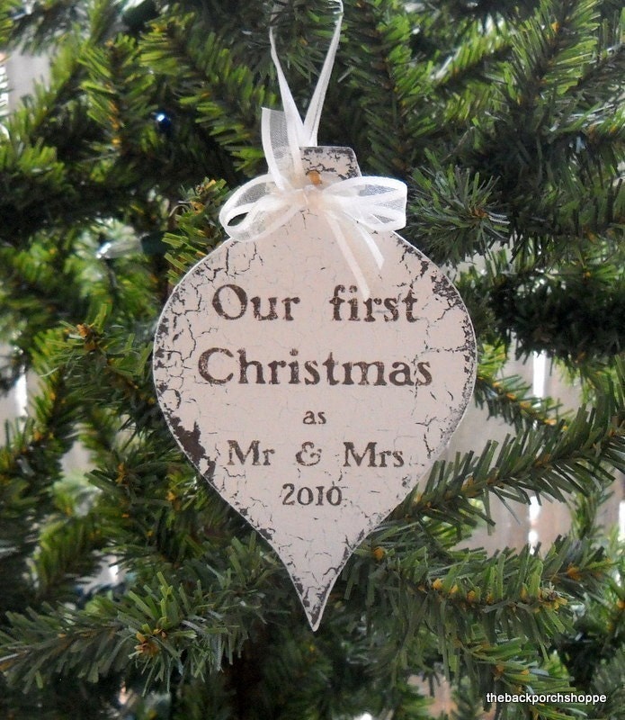 Mr and Mrs CHRISTMAS ORNAMENT Shabby Cottage 3 1/4 x 5