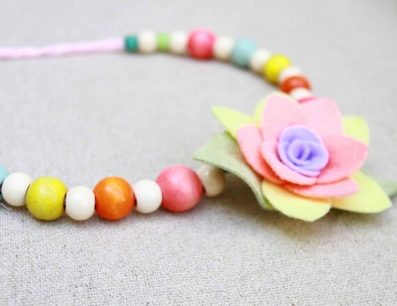 girls wooden bead and felt flower necklace