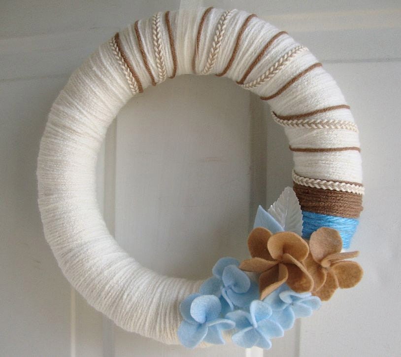  ايده براي آويز اتاق نوزاد 4Custom Yarn Wreath Victorian Lace