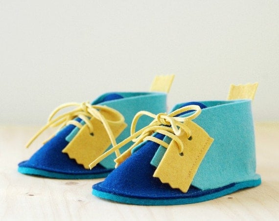 Baby booties Ooop Blue - pure wool felt baby shoes in turquoise, navy blue & yellow