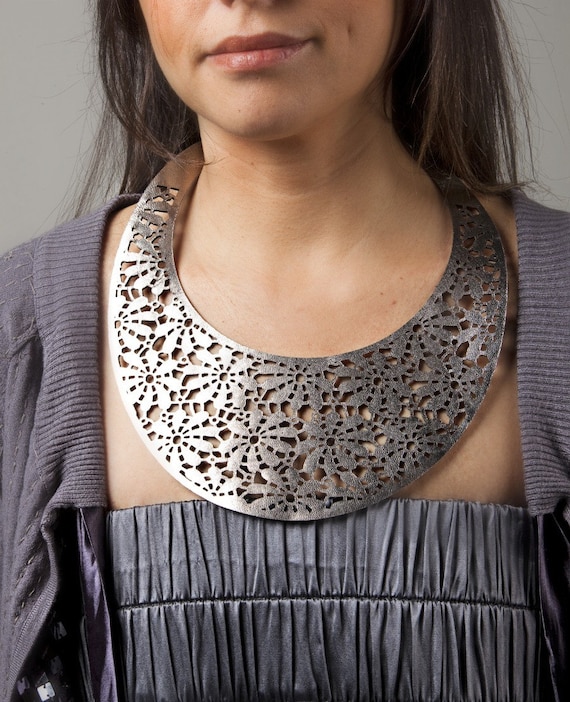 I so want this for my birthday awesome collar necklace link