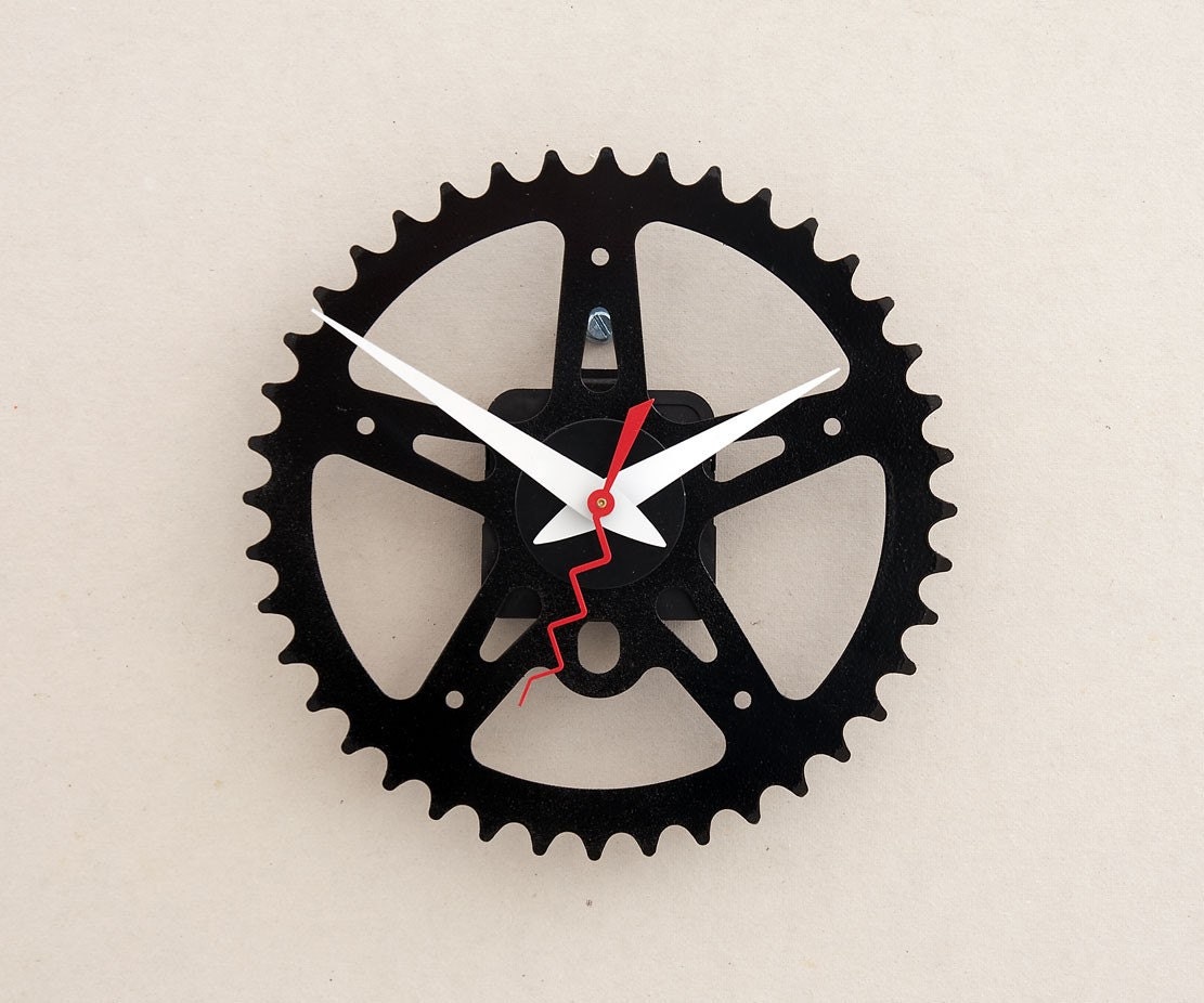 Clock made from a recycled Bike crank