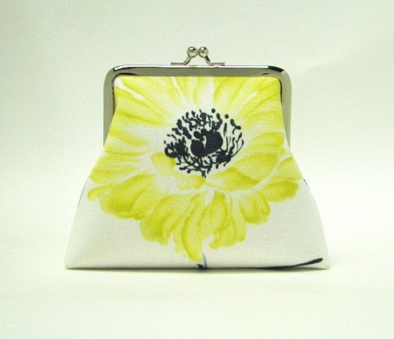 Iphone Inn & purse - 2 card pockets, 5 in - Yellow flower in white