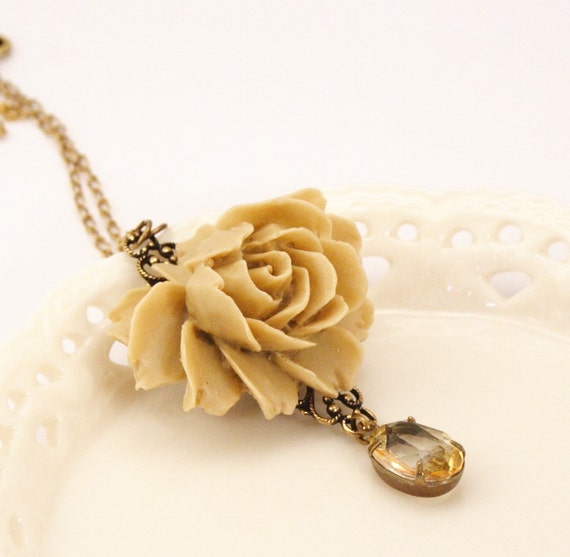 Collette Vintage Jewel Latte Rose Necklace