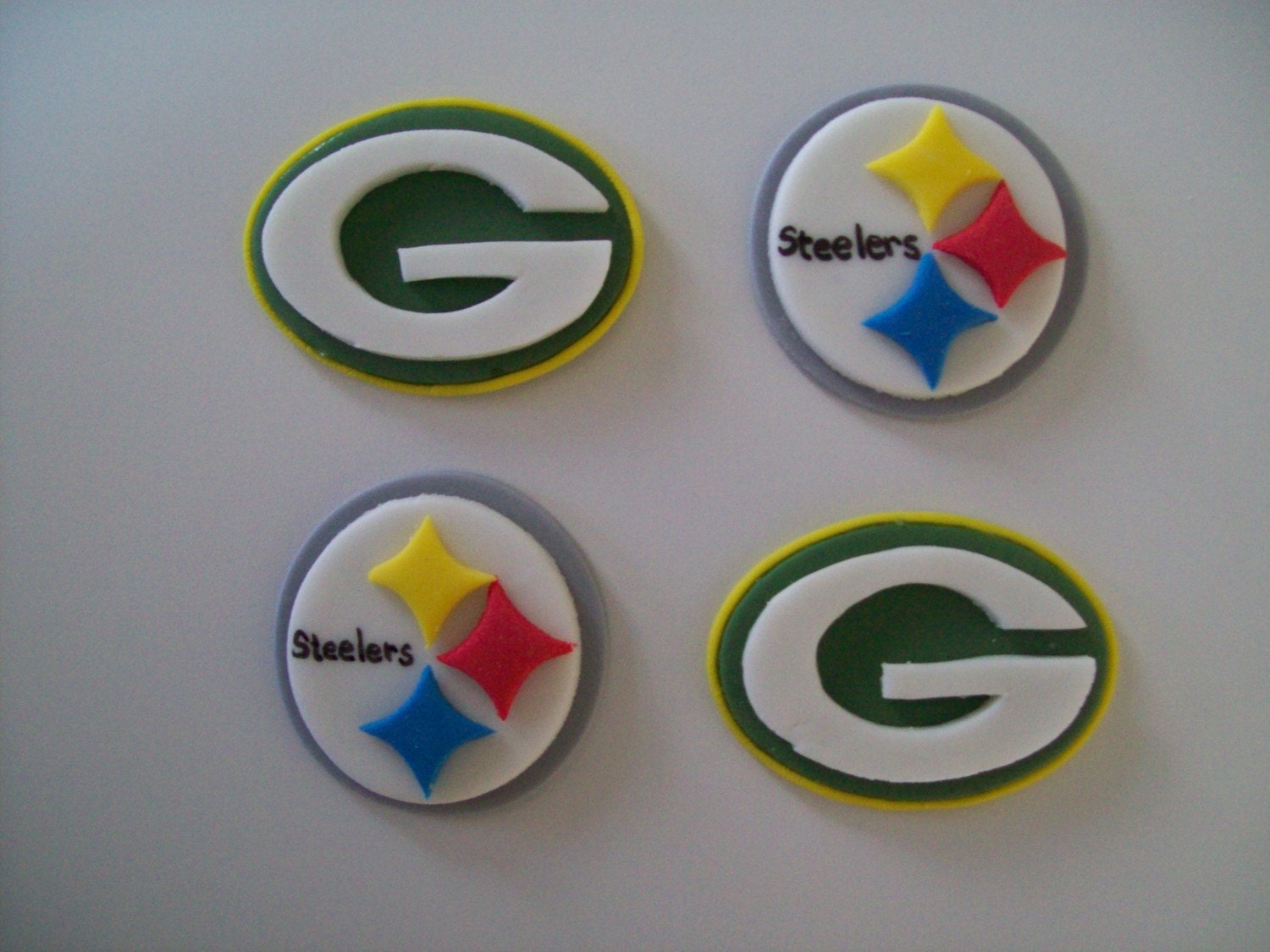 Packers Steelers Logo. Fondant Superbowl Logo Cupcake