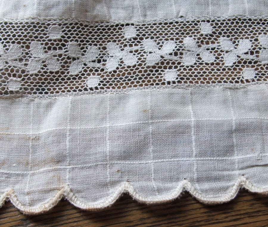 Antique White Nainsook Lace