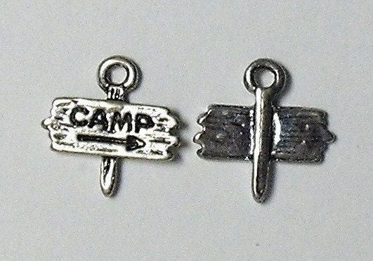 5 Pcs Antique Silver Mini Camp Sign Charm Pendants