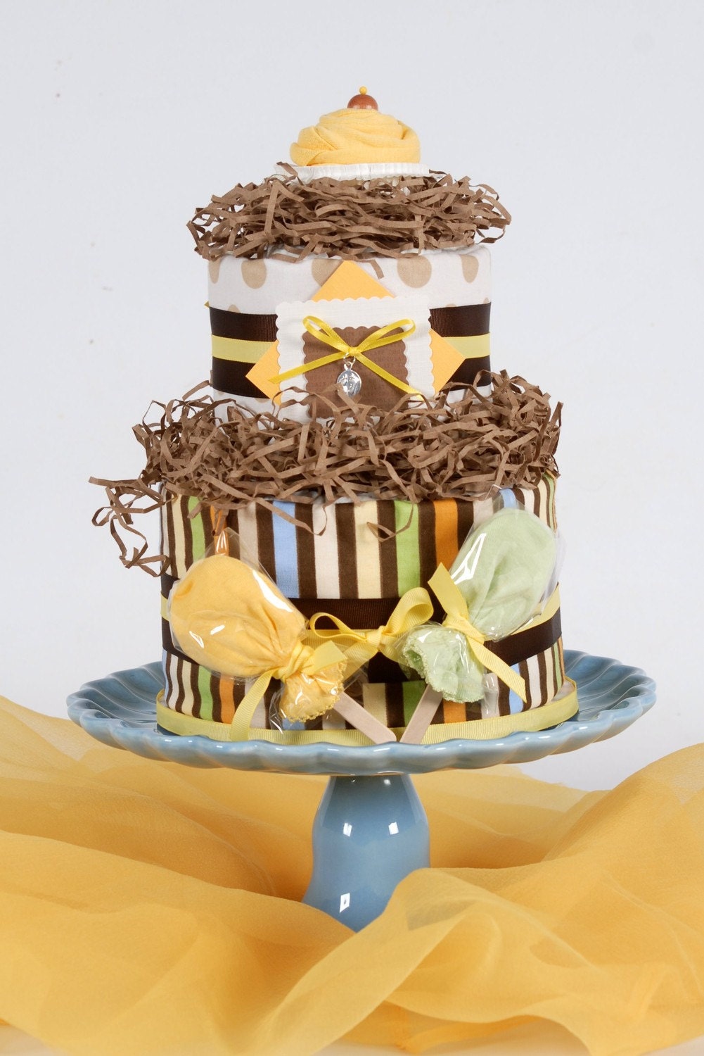 Unisex Baby Diaper Cake Cupcake Onesie Gift Set The Riley   baby shower   ایده برای تزیین سیسمونی  نوزاد و فرشته كوچولو جشن سیسمونی یا