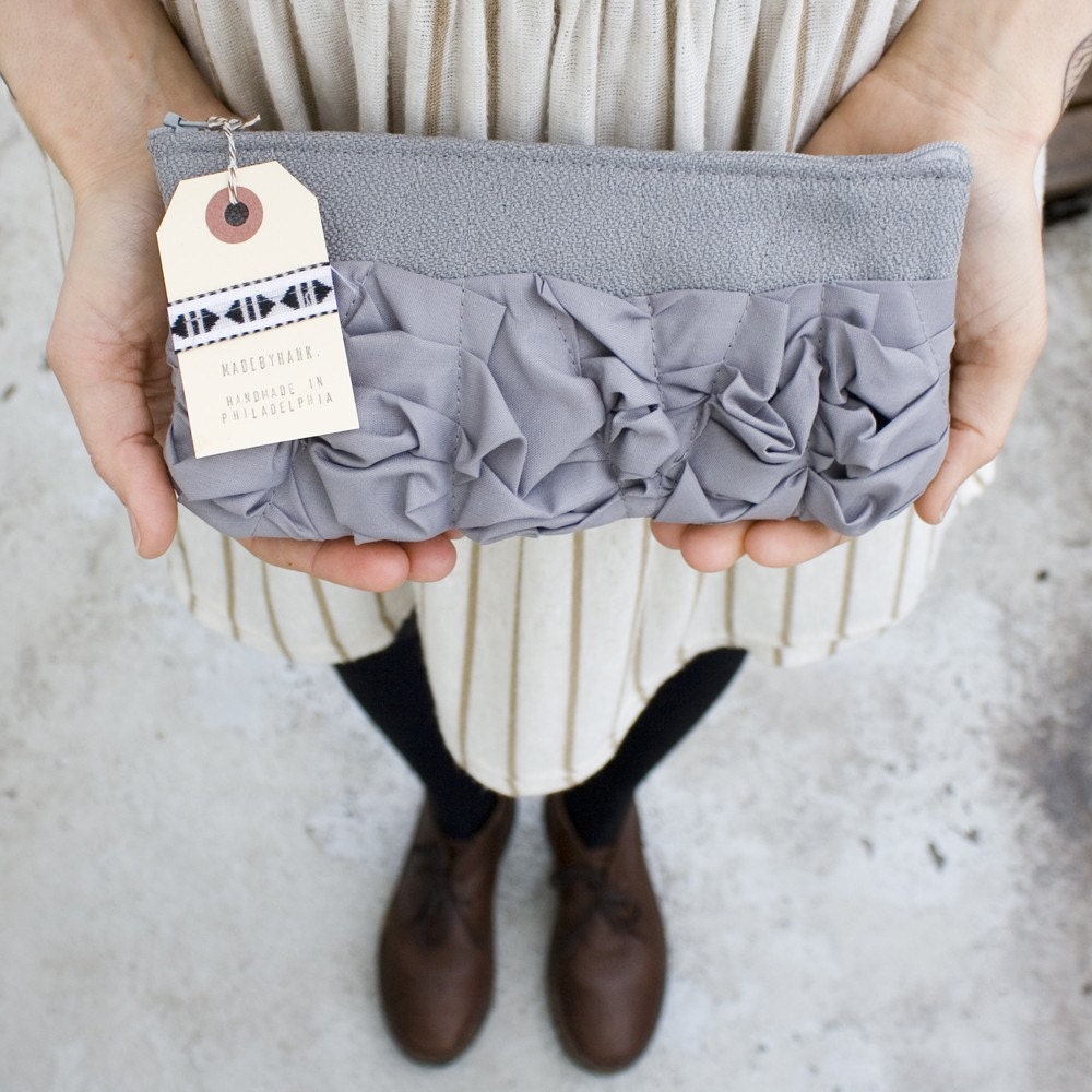 a roundy-bottomed tough ruffles zipper purse in pebble greys