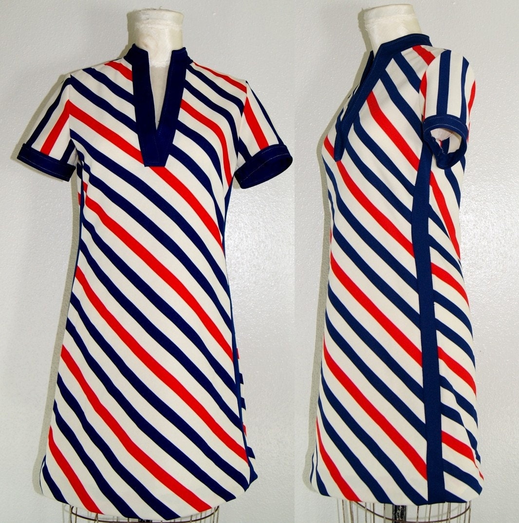 Tammy 1960s color block mod Dress diagonal stripe navy blue cherry red beige off white cream keyhole slit space age 60s stewardess indie dolly M med medium