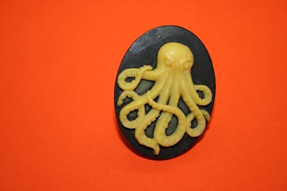 Large Yellow Octopus Cameo Ring