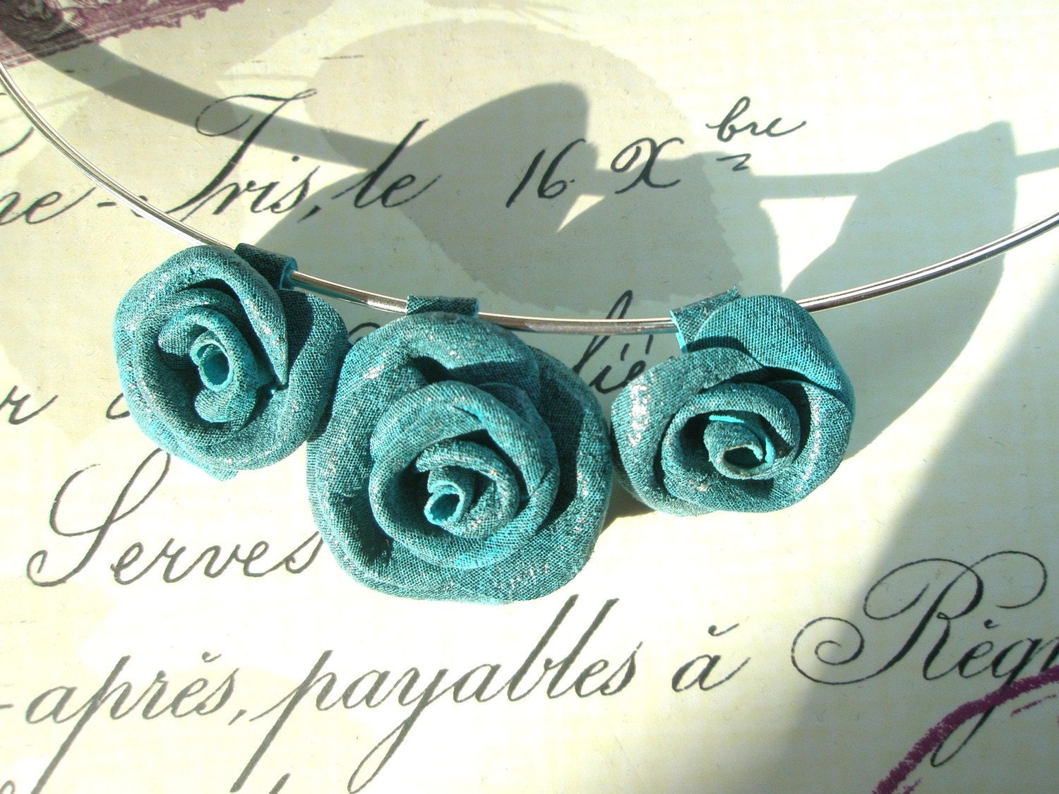 Blue Inky Leather Flower   Roses Necklace