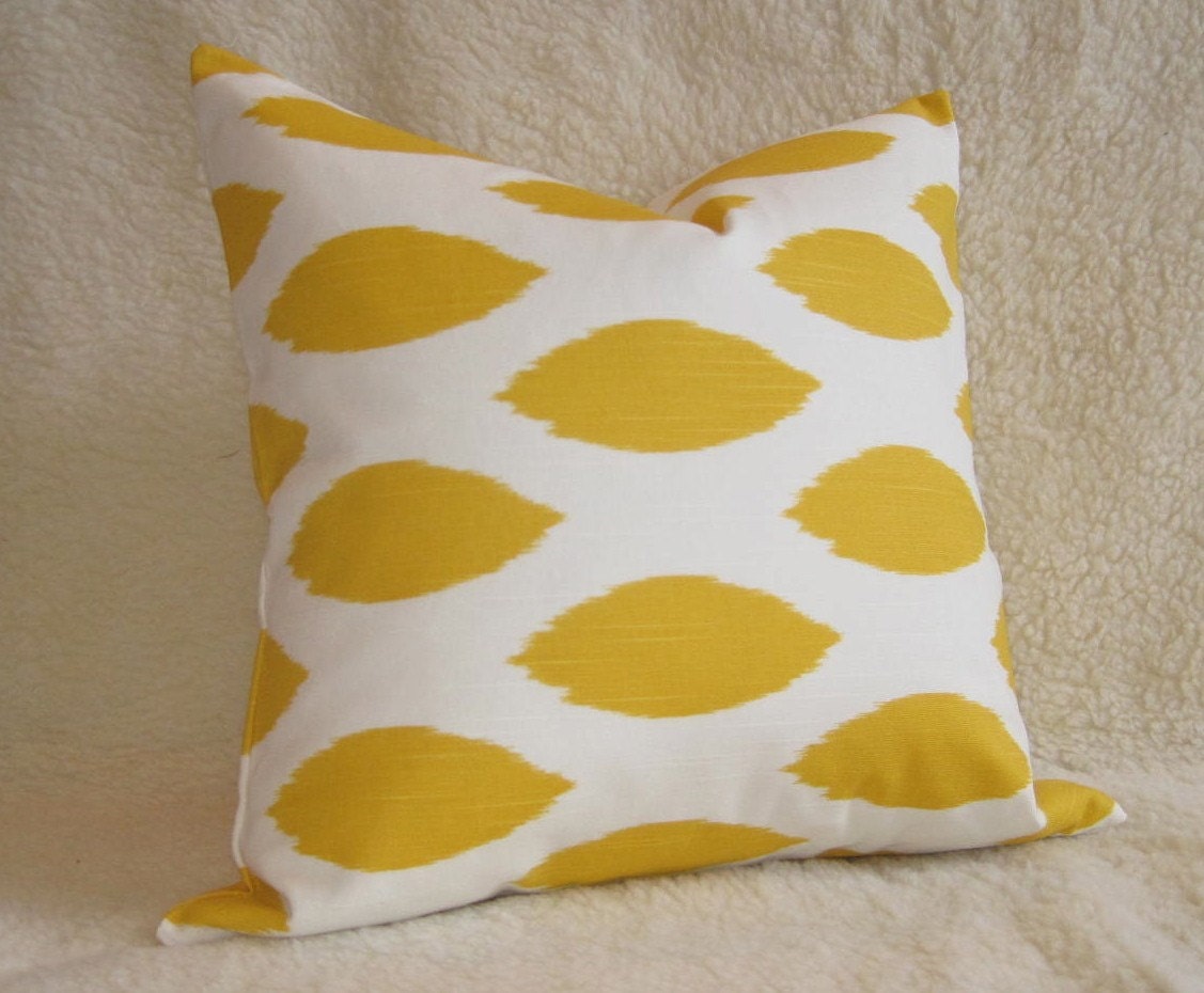 Pair of 2 Ikat Eye Designer Pillows / Sunshine Yellow / 18 inch / Pattern on both sides / Zipper Enclosure