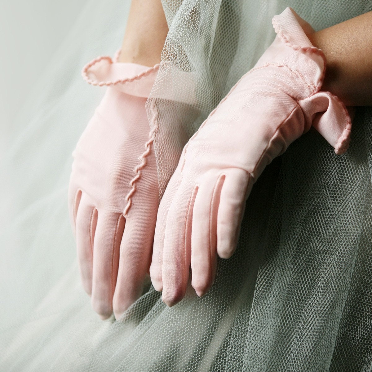 pinky - vintage gloves