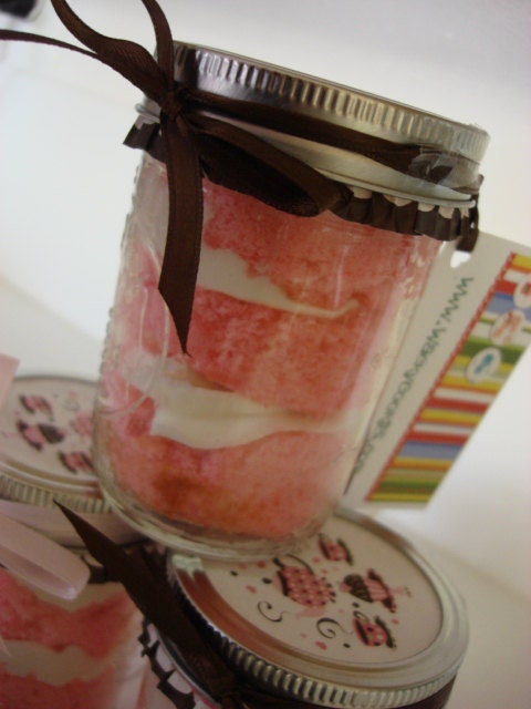 rainbow cupcakes in a jar. Pink Cupcakes (in a jar)