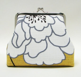 Bridesmaids gifts - Iphone Inn , 2 card pockets, 5 in - Big white flowers