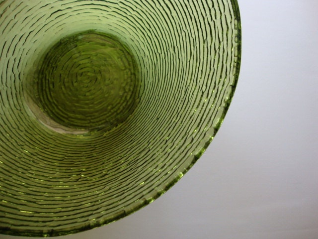 Green Soreno serving bowl, large textured Anchor Hocking chip and dip vessel