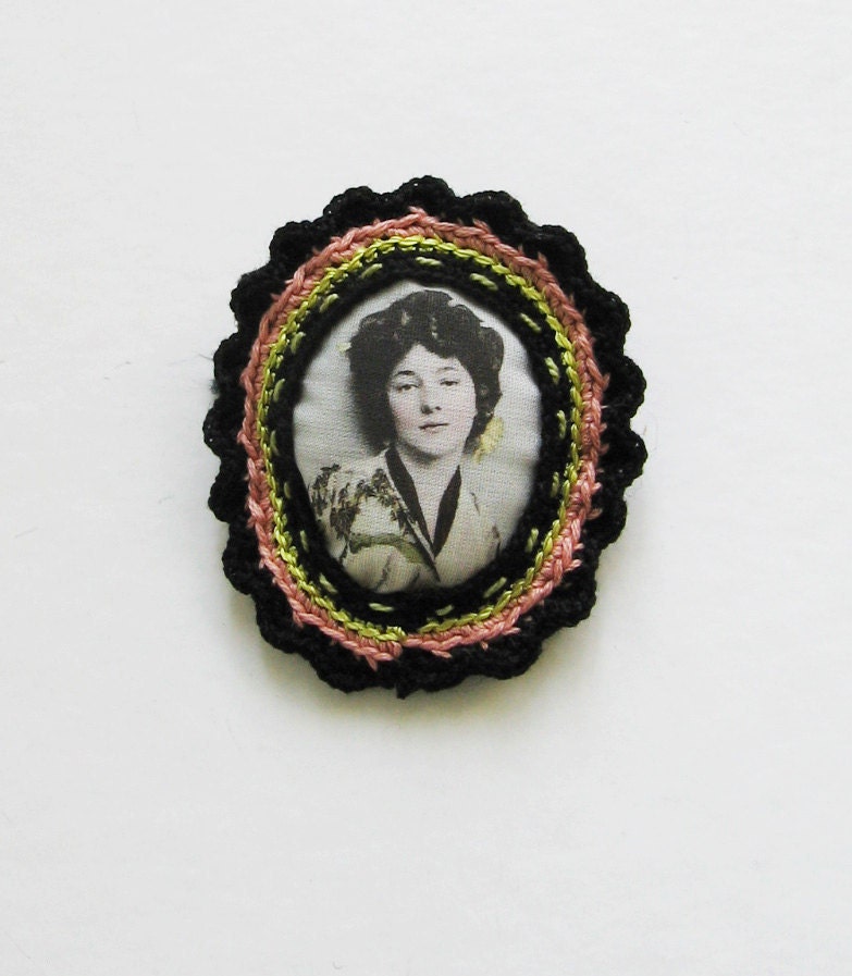 Lady in Kimono pin