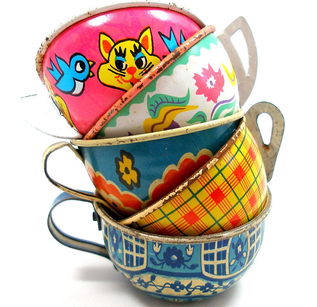 Toy Tea Cups, Set of 5 vintage tin in pink, blue & yellow, Instant Collection.