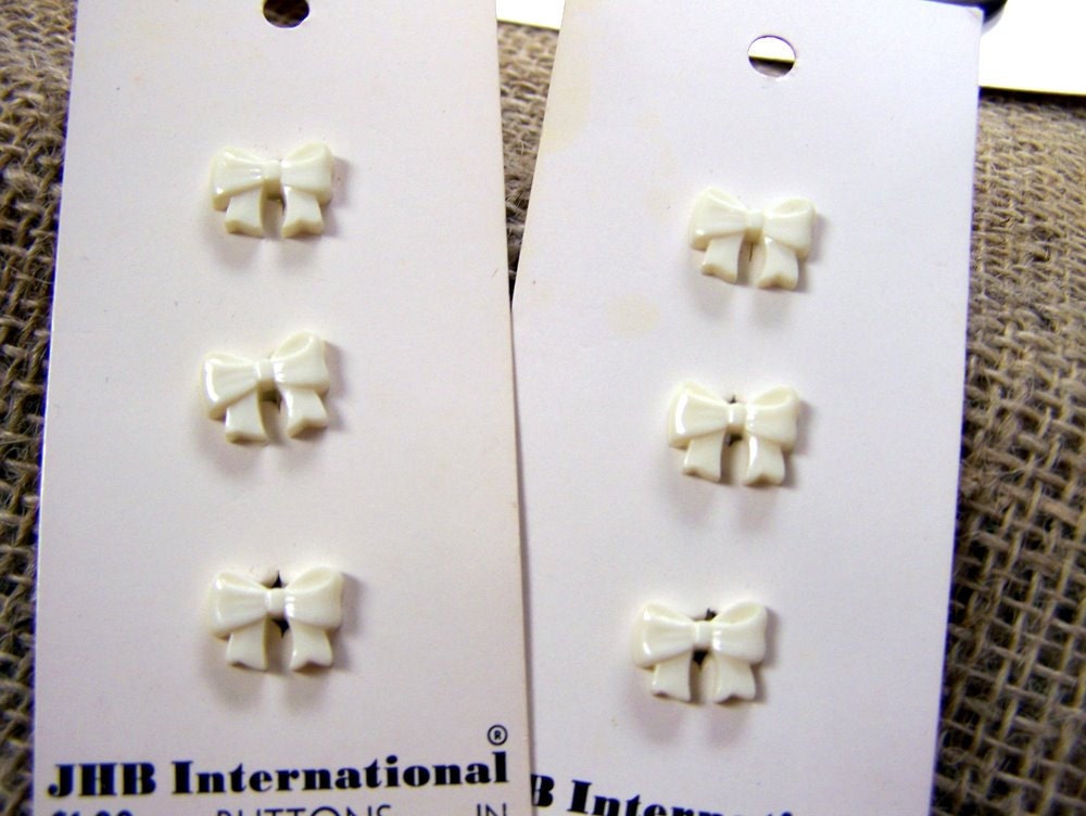 Vintage JHB Buttons White Bows on Cards One Dozen Buttons 1/2 inch