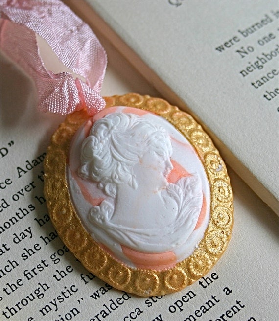 Candy Vintage Inspired Cameo Necklace