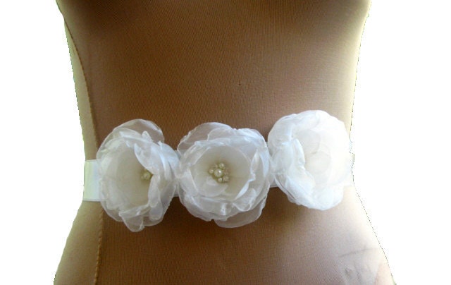 Elegant Sash with Ivory Organza Fabric by nezoshop on Etsy bride bridal 