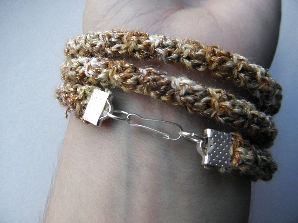 Crocheted bracelet brown gradient