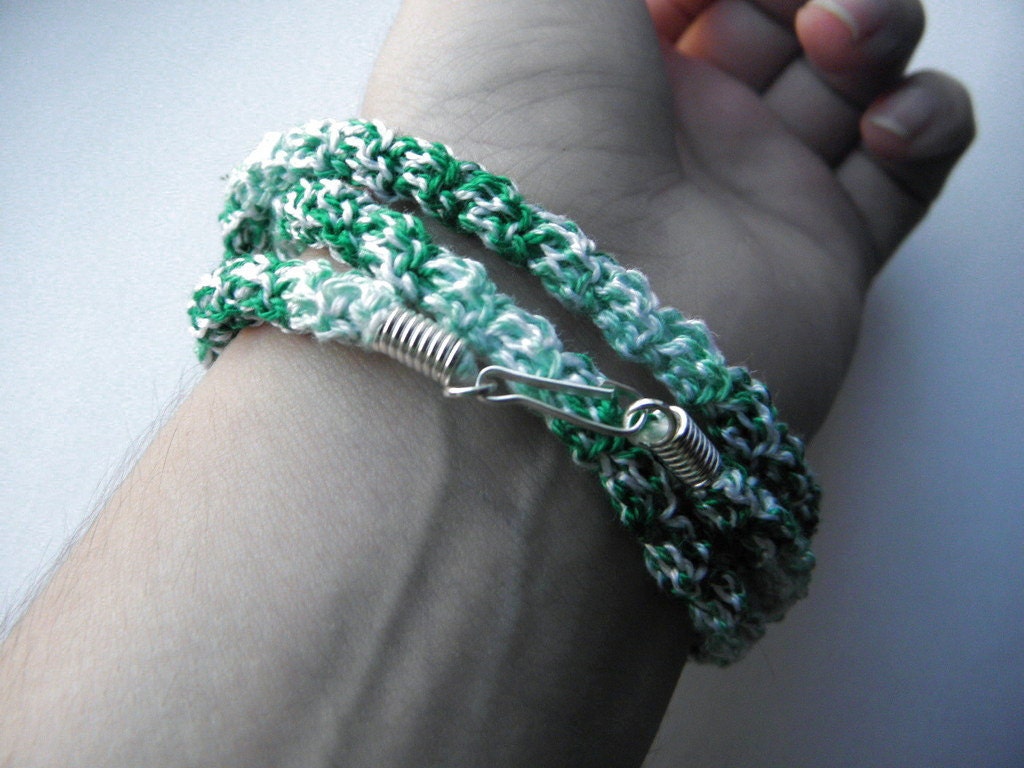 Crochet bracelet made of cotton green gradient