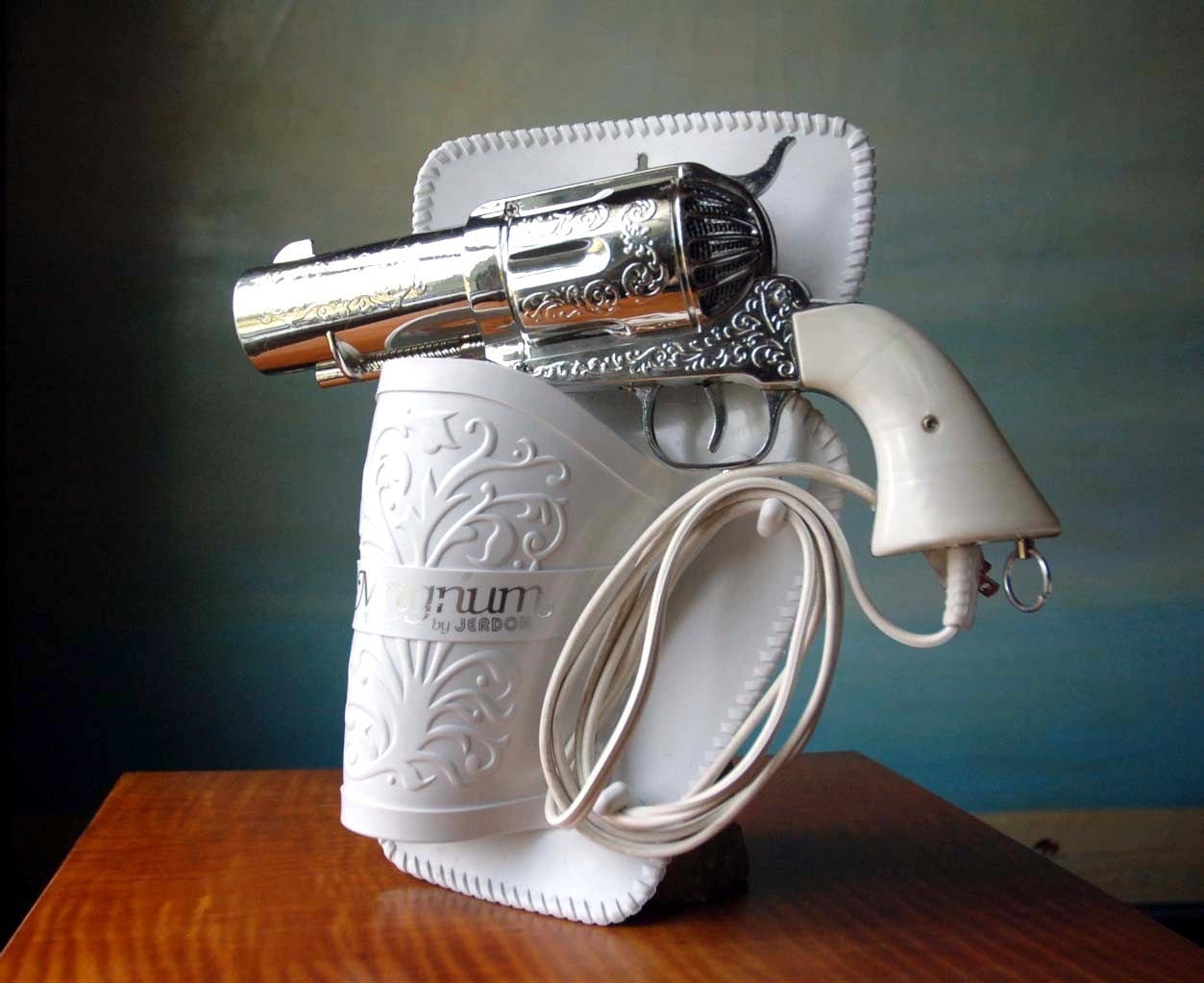357 Magnum Hair Dryer.  Vintage Novelty Pistol Gun Hairdryer