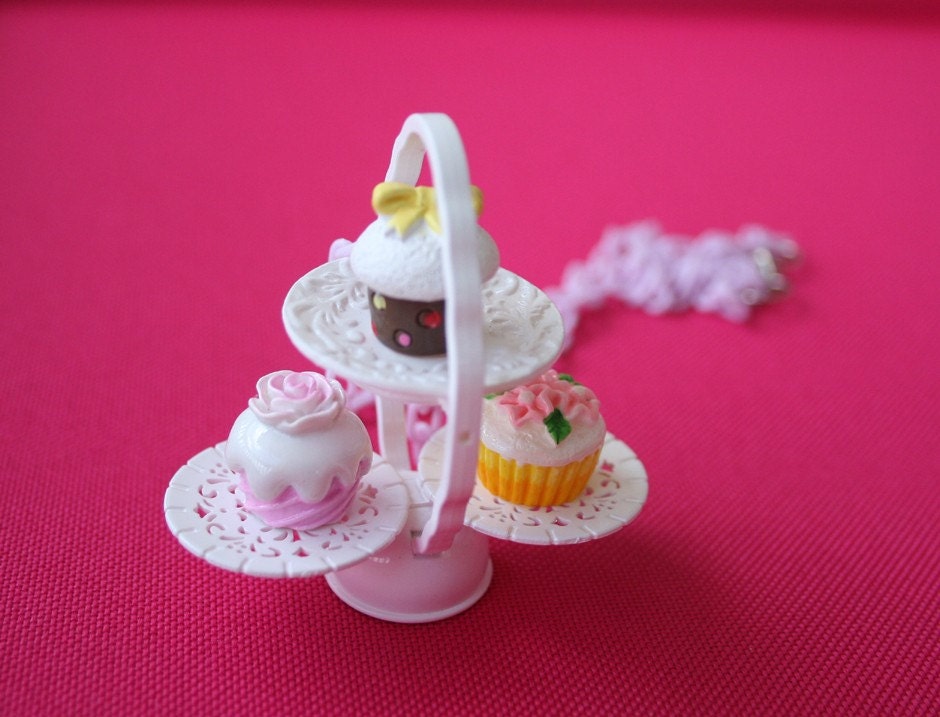 Cupcakes necklace