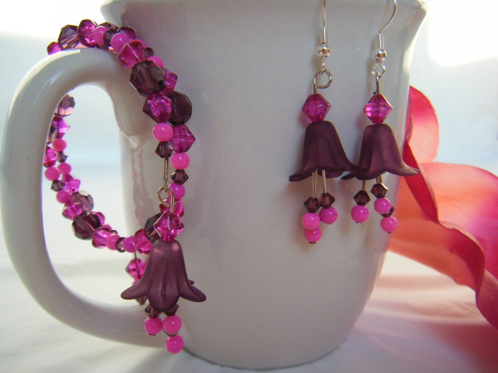 Magenta, Pink and Purple Lily Memory Wire Bracelet and Earrings