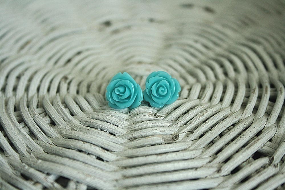 Alice in Wonderland blue rose earrings