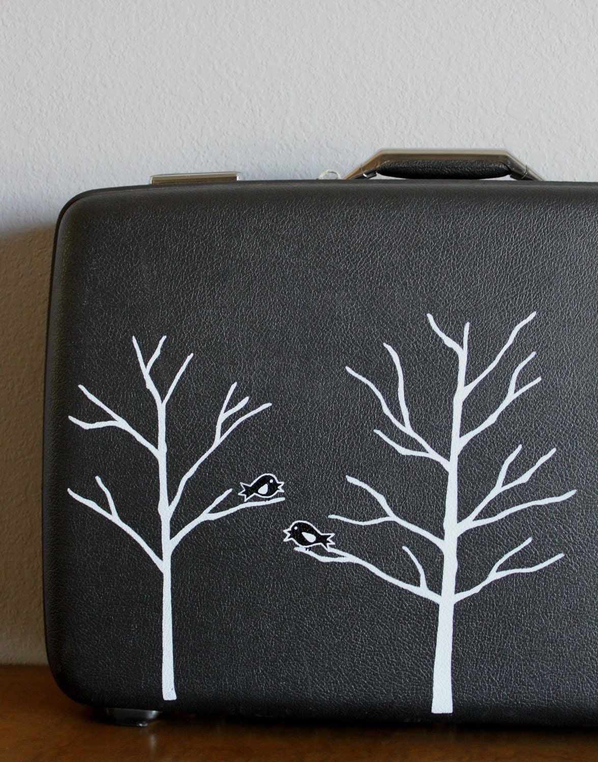 VINTAGE
                                    grey AMERICAN TOURISTER suit case with hand painted birds in trees -
                                    Tweet
