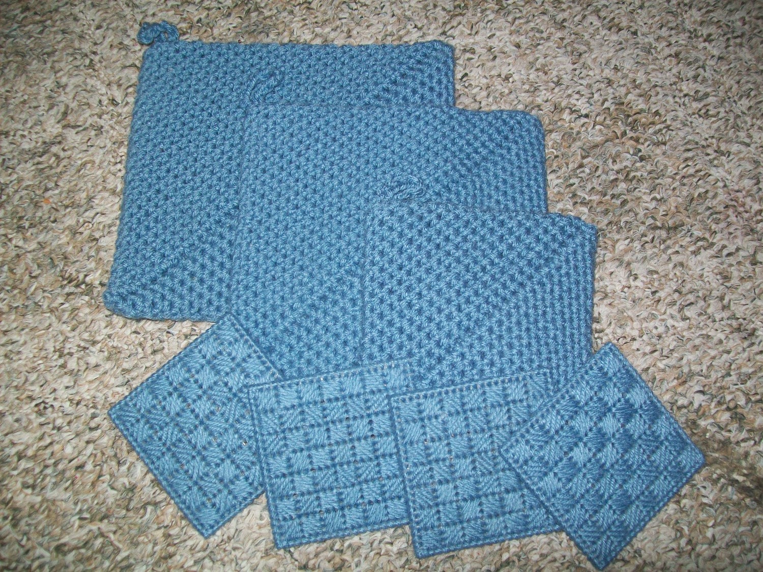 Hot Pad and Coaster Set in Country Blue