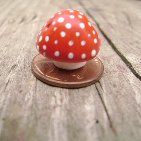 Red & White Mushroom Bead