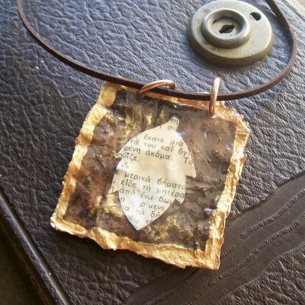 Square pendant with leaf