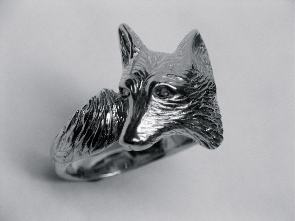 red fox eyes. and accurate red fox ring