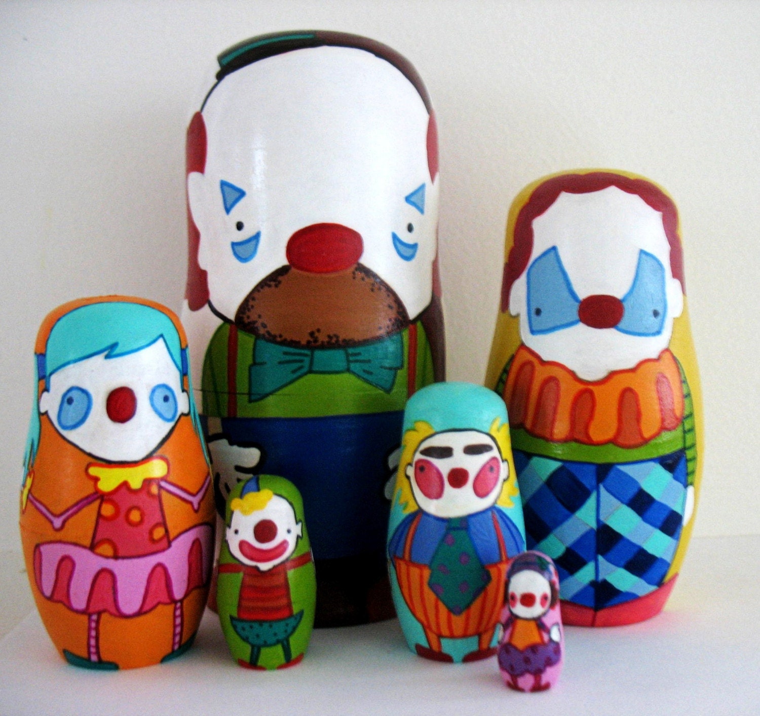 Wooden nesting dolls ... circus clowns