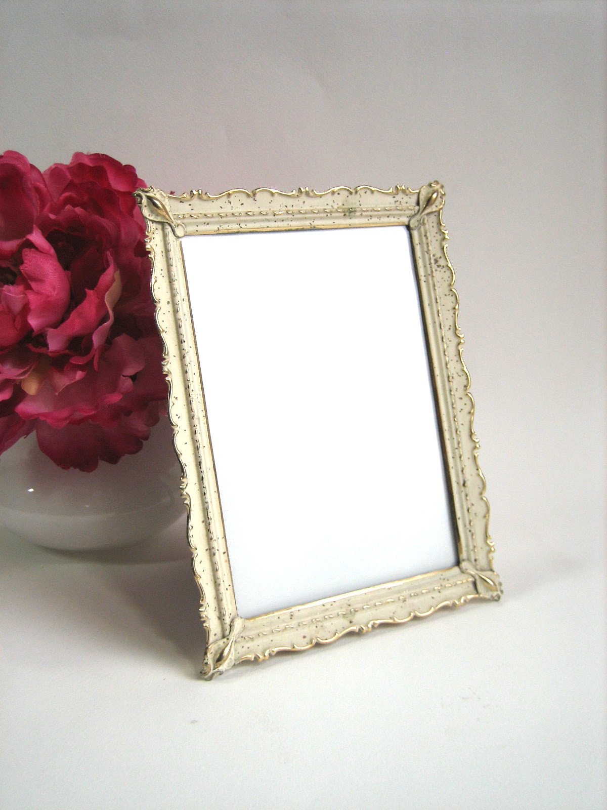 Pretty Gold and Cream Metal Picture Frame