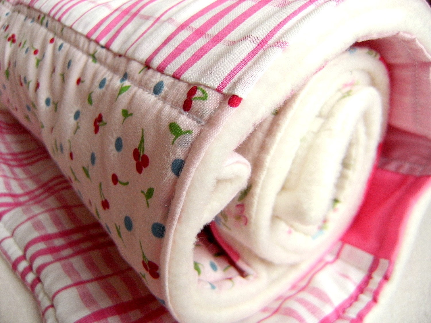 FREE WORLDWIDE SHIPPING Baby and Toddler Cuddly Blanket in Pink