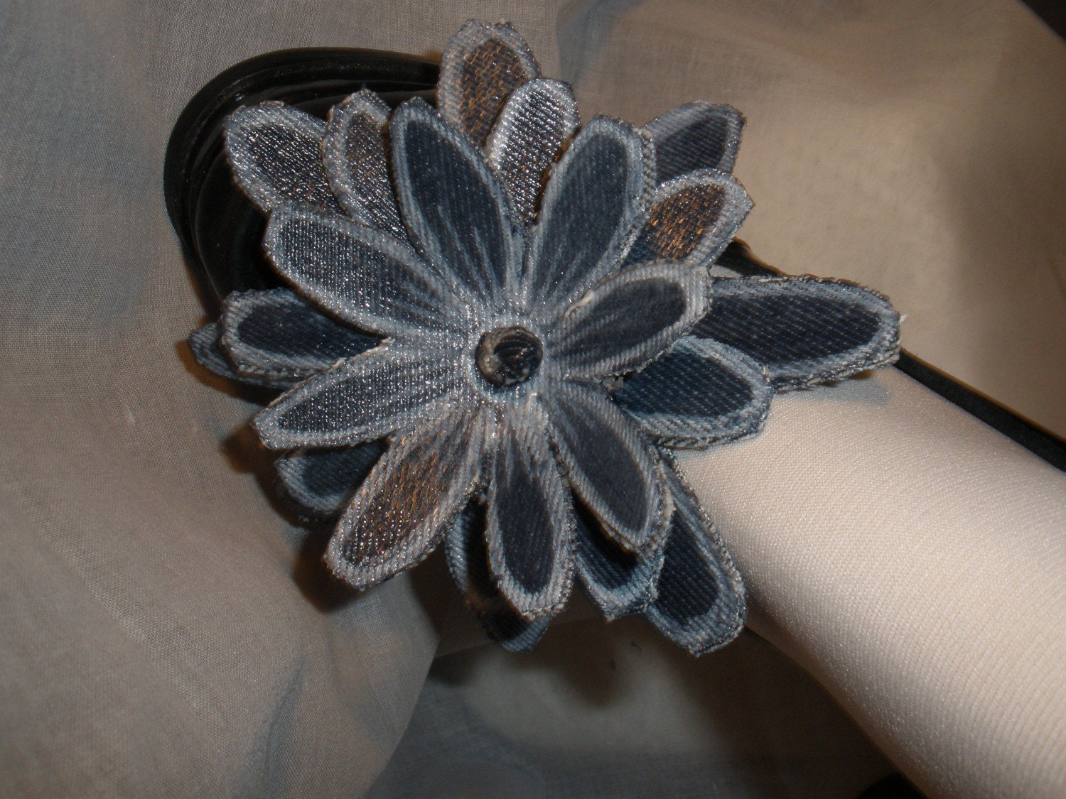 Adorable Star Burst Flower with White Tirm Wrap Accessories for Your High Heel Shoes Not Shoe Clip