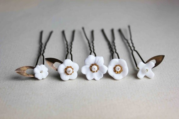 Fleurs blanches  5 épingles à cheveux pour chignon - inspiration vintage  et bucolique - mariée mariage