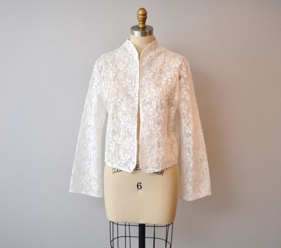 Vintage WHITE LACE sweater/jacket size L