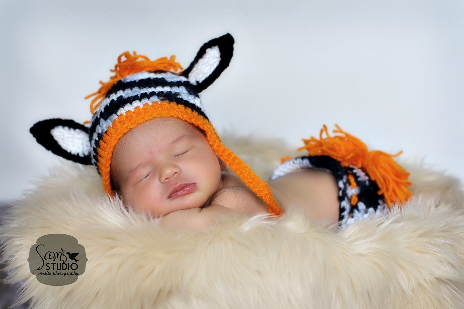 Newborn Zebra Hat and Diaper Cover Set - Photo Prop