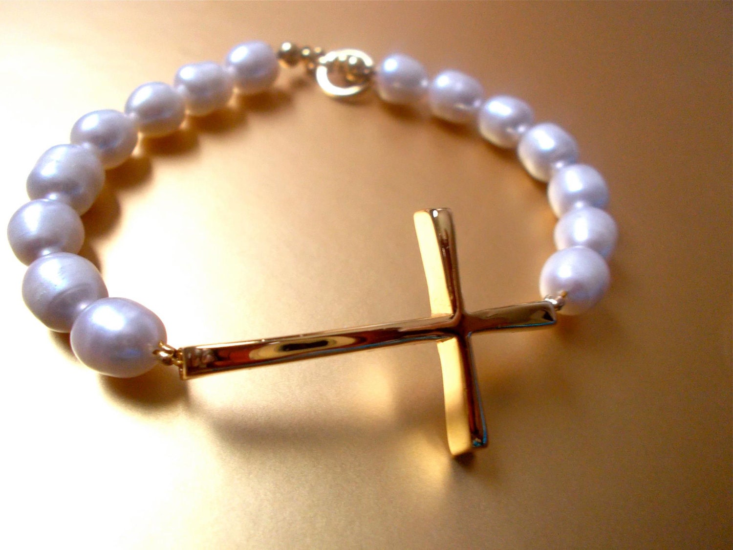 Cross Bracelet, Freshwater pearl bracelet, 14k gold vermeil, Gift for mom, Gift for her